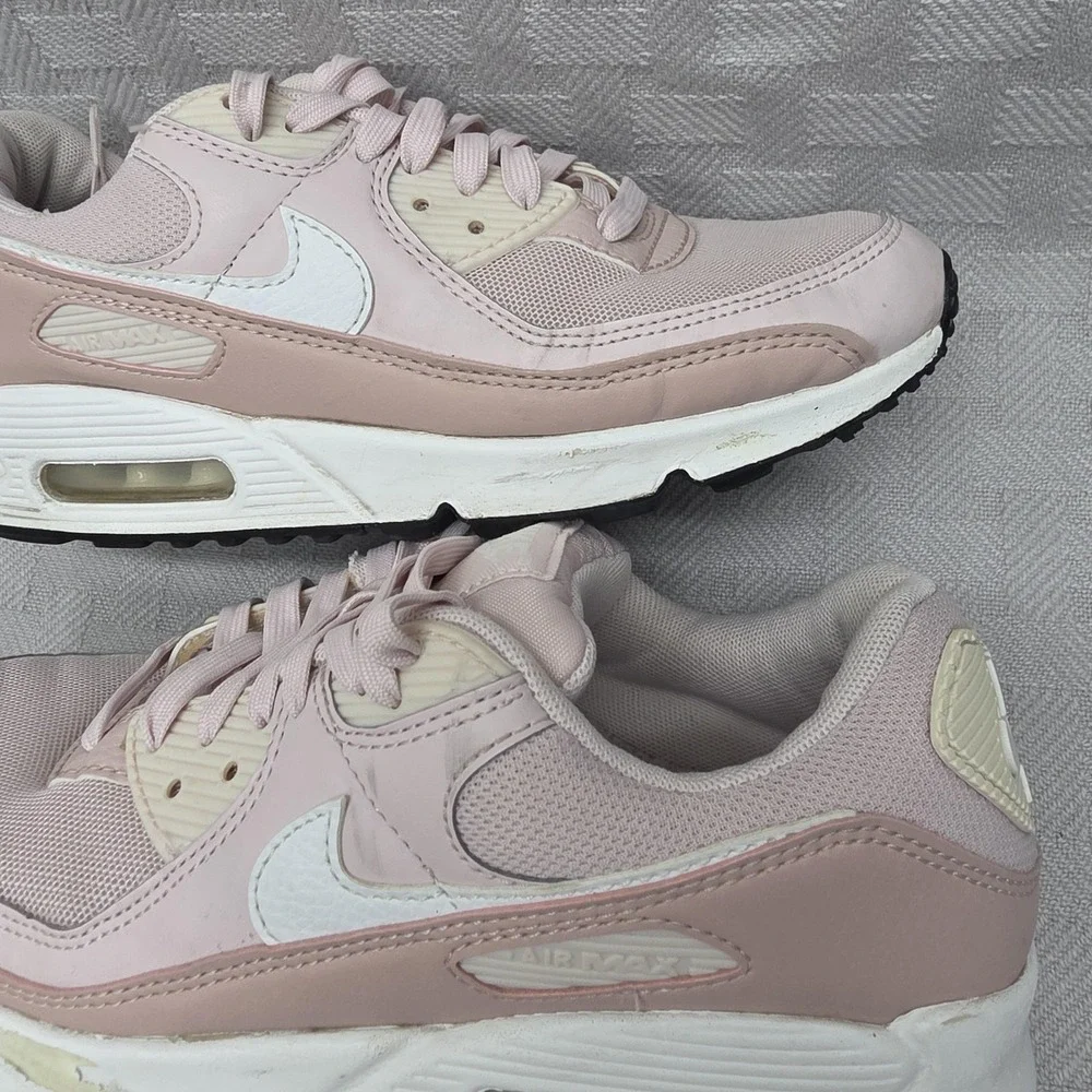 Nike Air Max 90 Barely Rose Pink Womens Size 8 DH8010-600